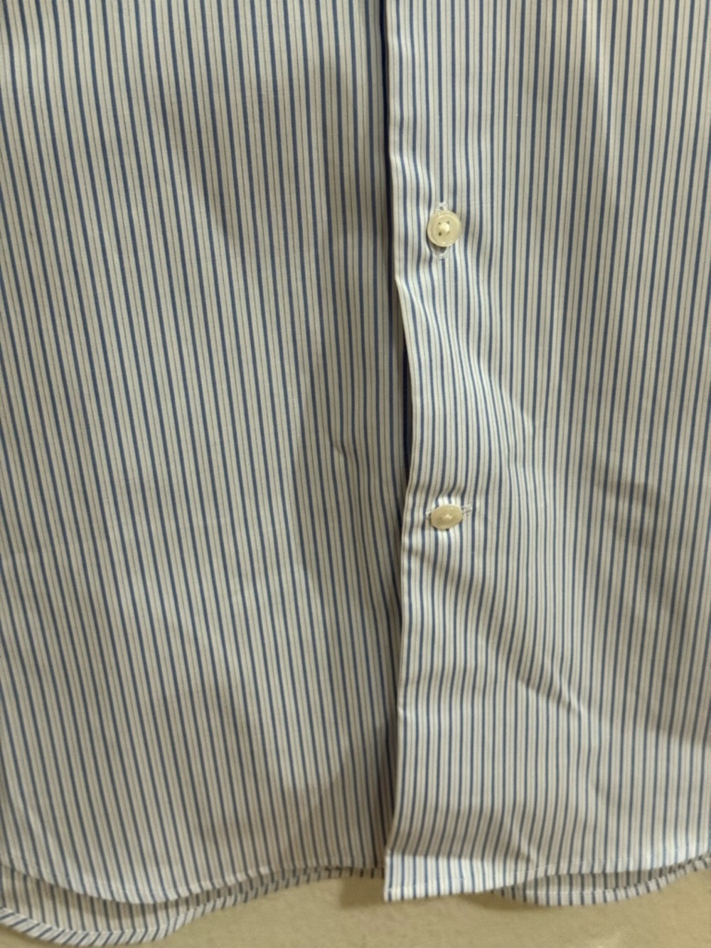 Uniqlo Men’s Light Blue and White Pinstripe Dress Shirt Small - Picture 6 of 13
